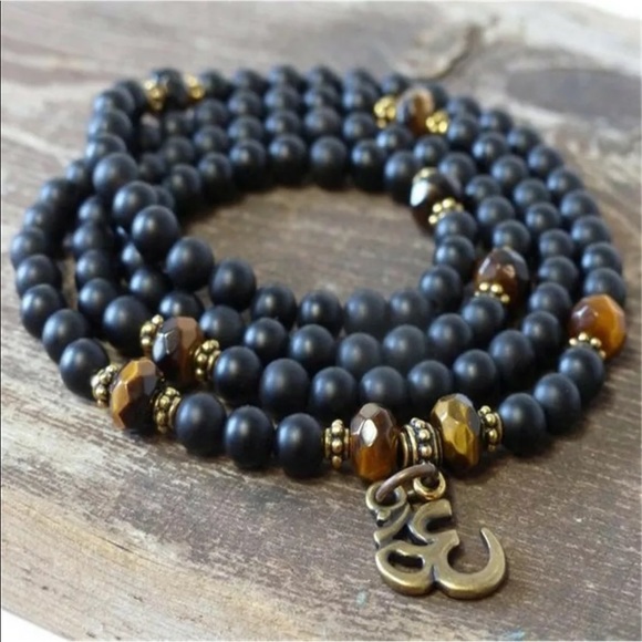 Black obsidian & Garnet Meditation Mala necklace/bracelet - Picture 3 of 5